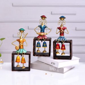 Set of 3 Sitting Figurines
